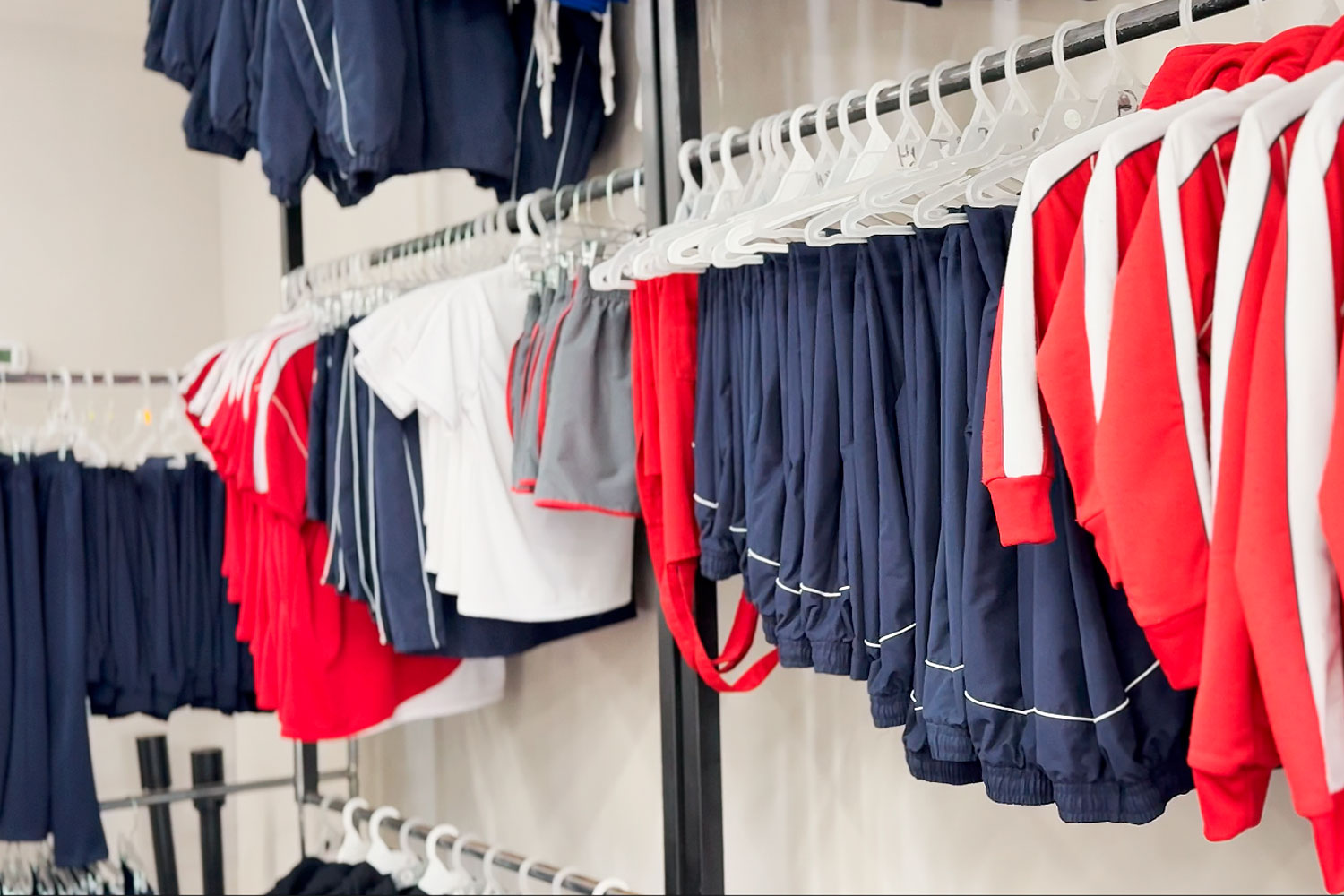 Surtido de Uniformes Escolares